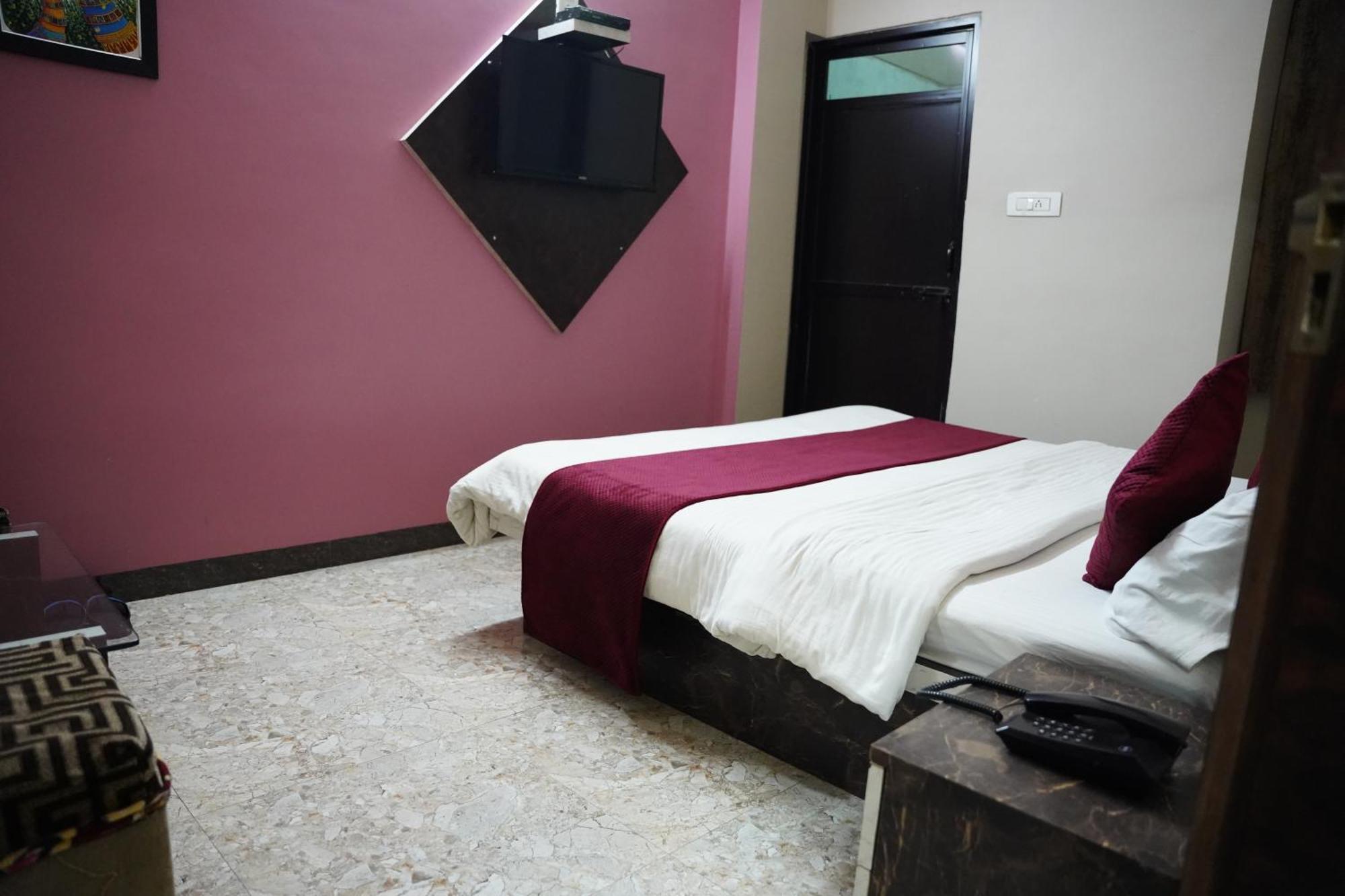 Hotel Mahishmati Palace Maheshwar Экстерьер фото